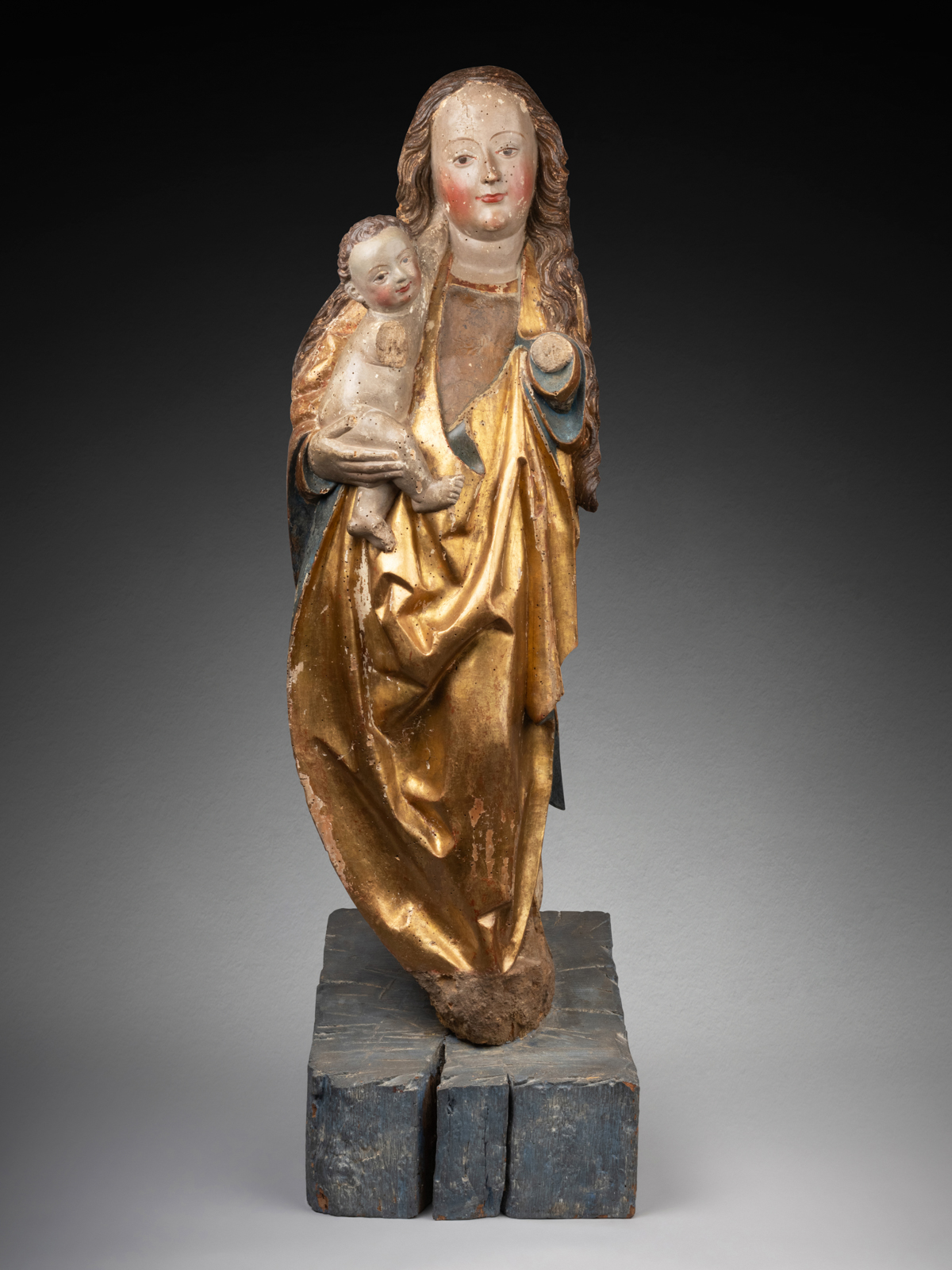 BELLE VIERGE À L’ENFANT SCULPTÉE POLYCHROMÉE ET DORÉE