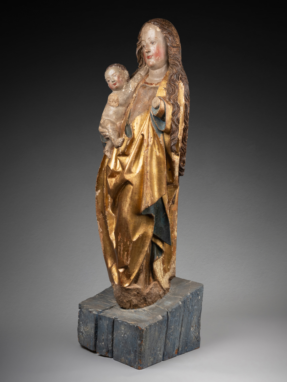 BELLE VIERGE À L’ENFANT SCULPTÉE POLYCHROMÉE ET DORÉE