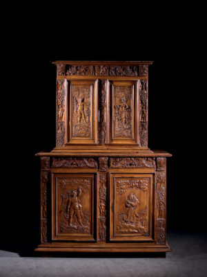 CABINET D’ÉPOQUE RENAISSANCE RICHEMENT SCULPTÉ
