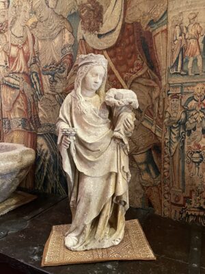 VIERGE À L’ENFANT LORRAINE DU XIVème SIÈCLE EN PIERRE CALCAIRE