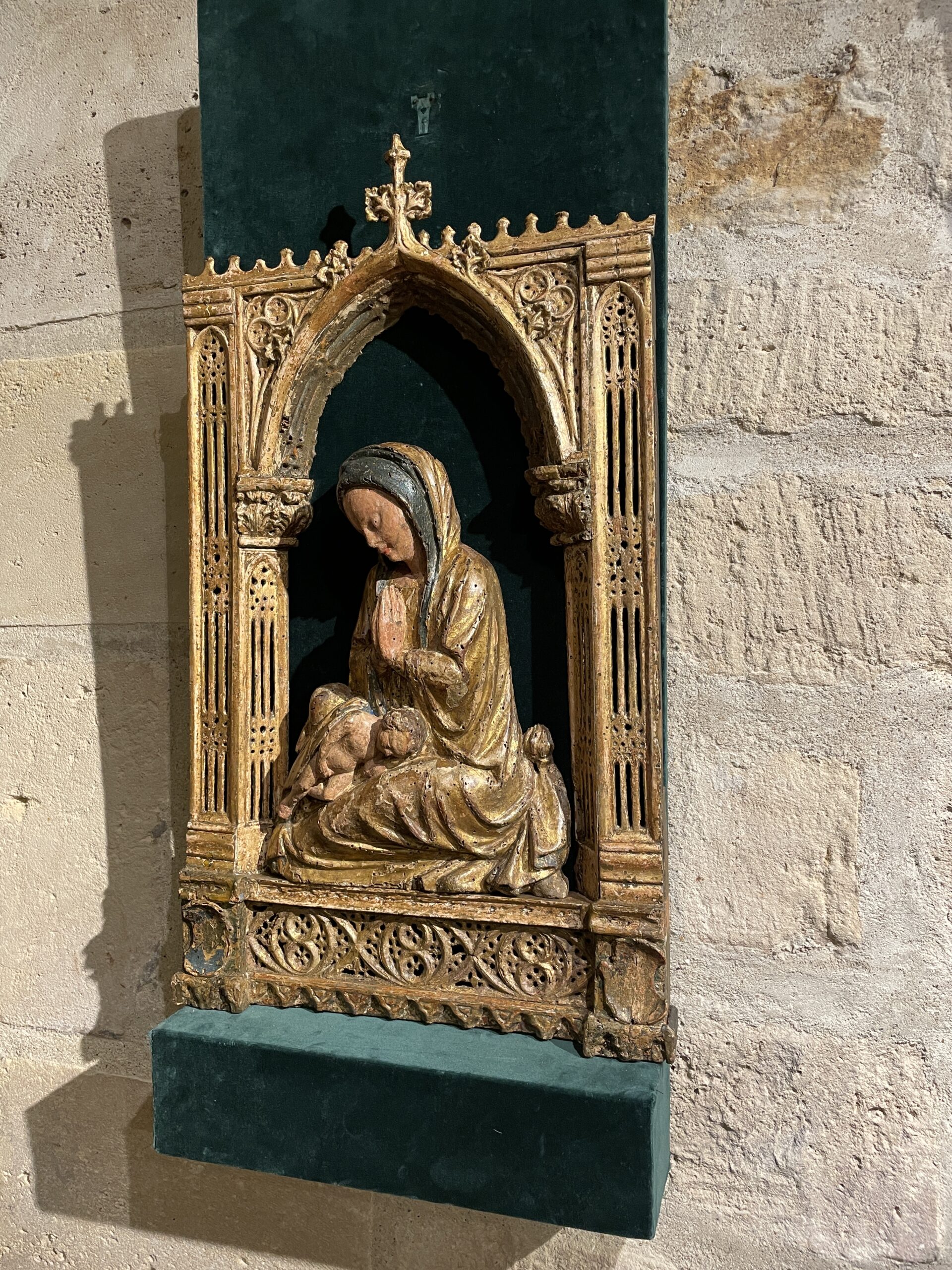 VIERGE À L’ENFANT VÉNITIENNE D’ÉPOQUE GOTHIQUE