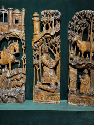 RÉTABLE EN TRIPTYQUE PRÉSENTANT LA VISION DE SAINT HUBERT