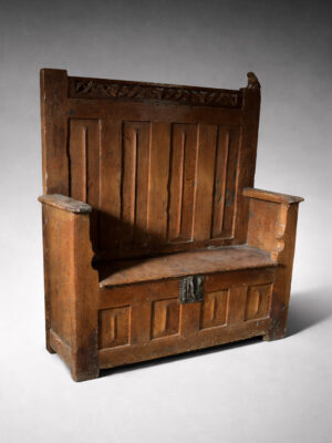 RARE BANC GOTHIQUE DIT ARCHEBANC À SERRURE À MORAILLON