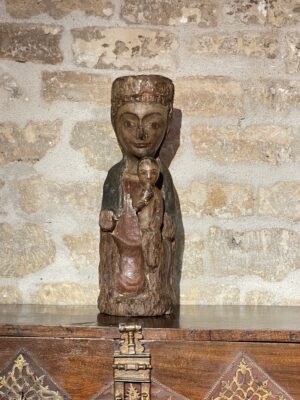 VIERGE EN MAJESTÉ D’ÉPOQUE ROMANE DE L’ECOLE CATALANE