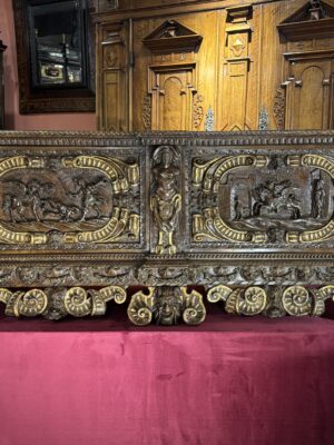 EXCEPTIONAL VENETIAN CASSONE FROM RENAISSANCE PERIOD