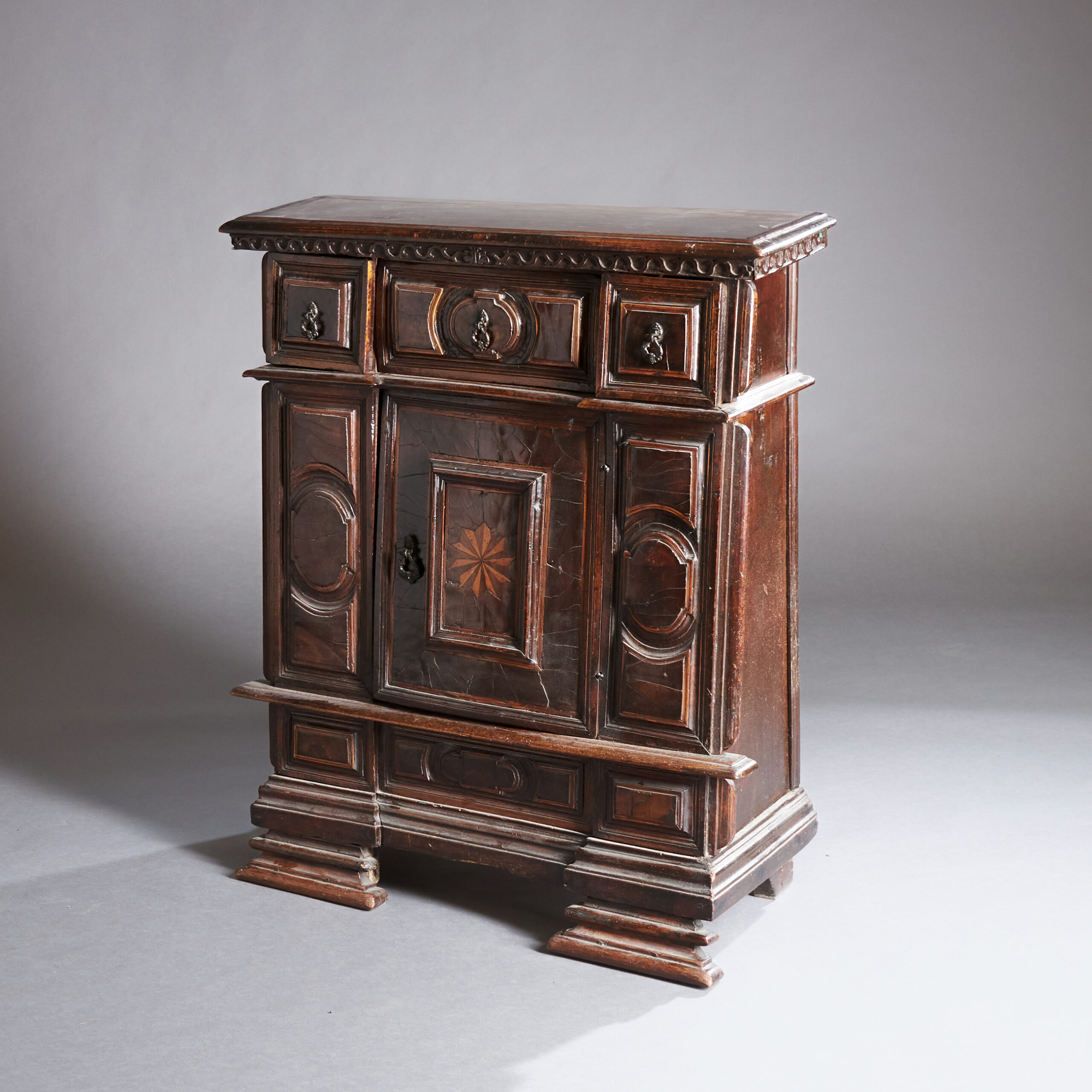 ITALIAN RENAISSANCE MOBILETTO